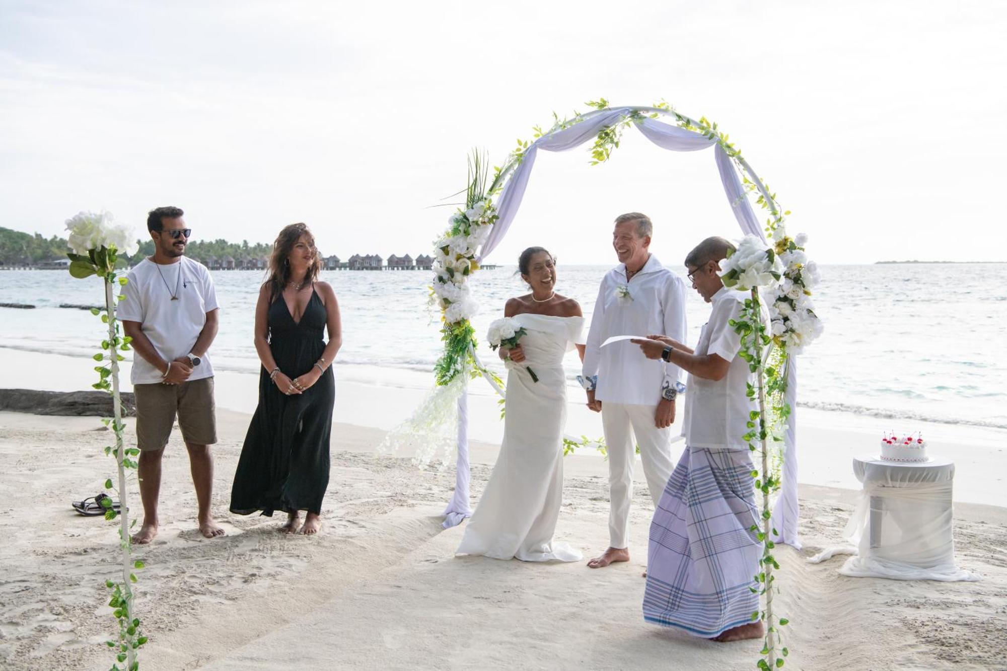 Paguro Seaview Hotel Bodufolhudhoo Ngoại thất bức ảnh
