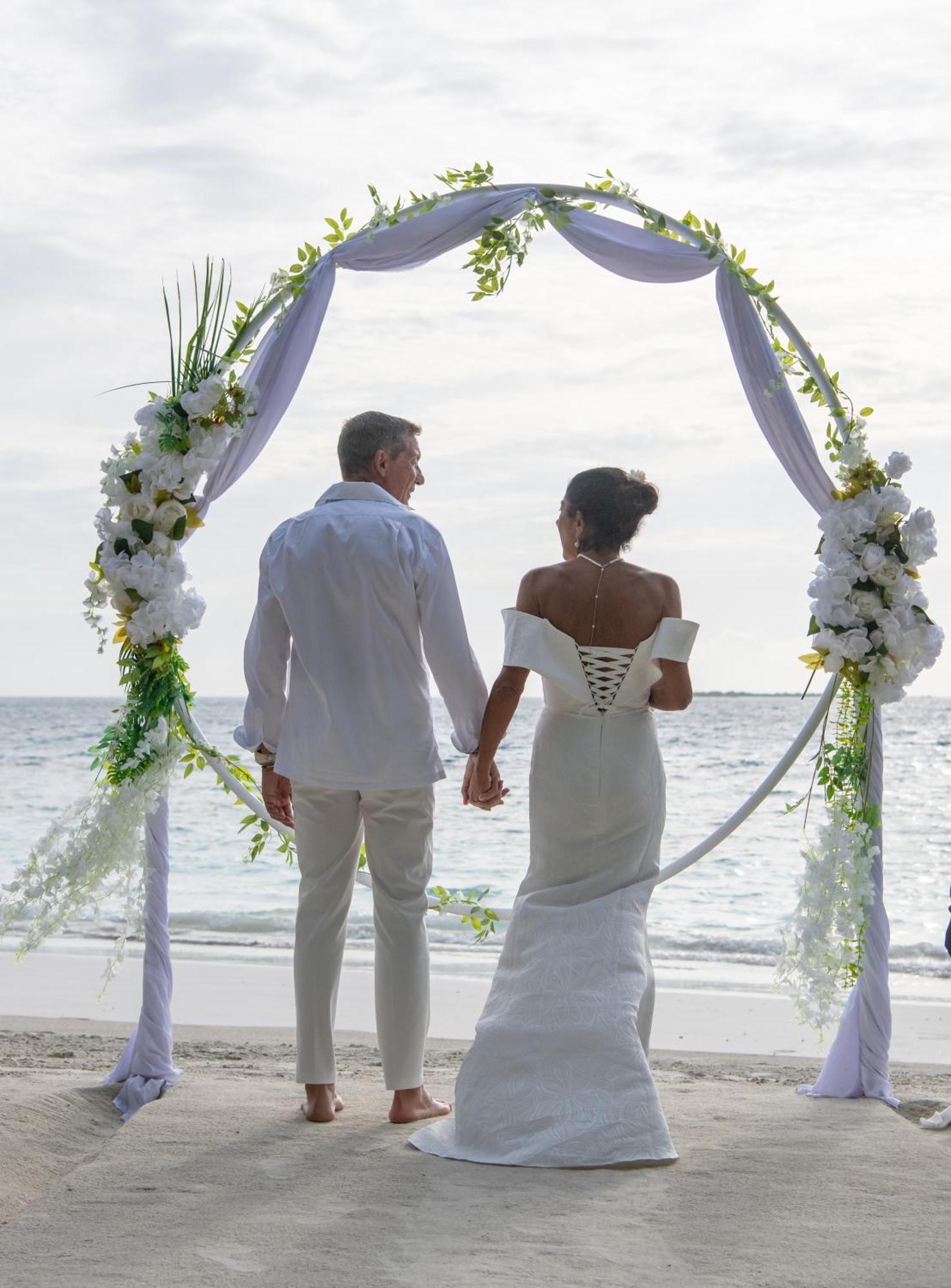 Paguro Seaview Hotel Bodufolhudhoo Ngoại thất bức ảnh